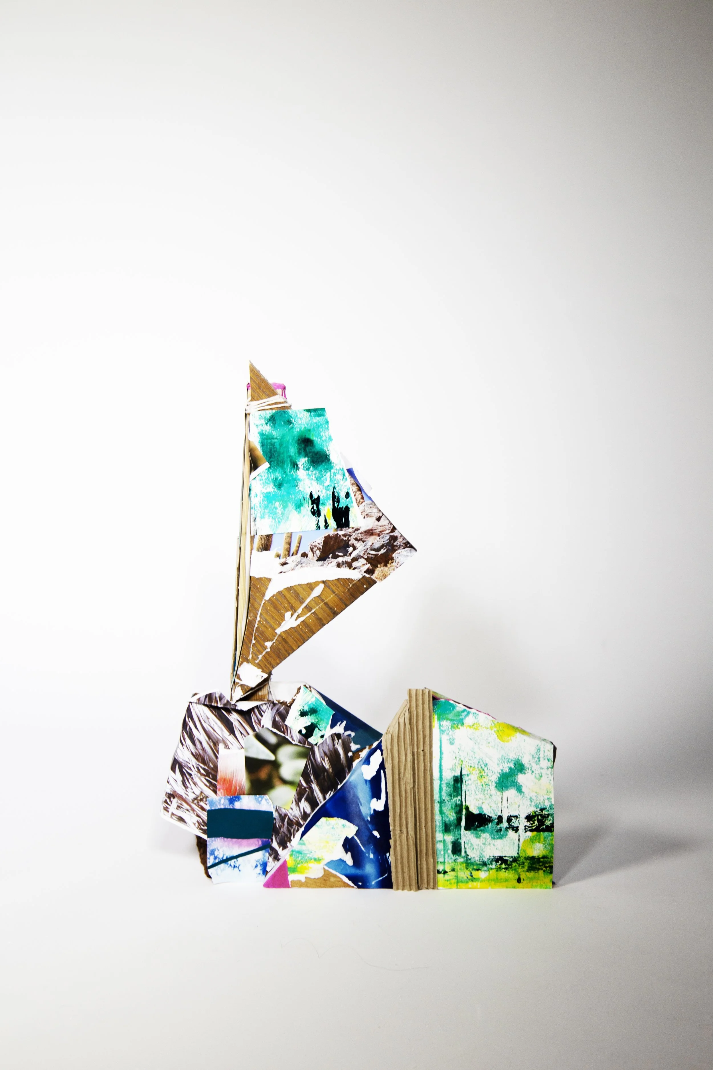 Done, undone. (2025) Mixed media. 40 x 50 x 20 cm 